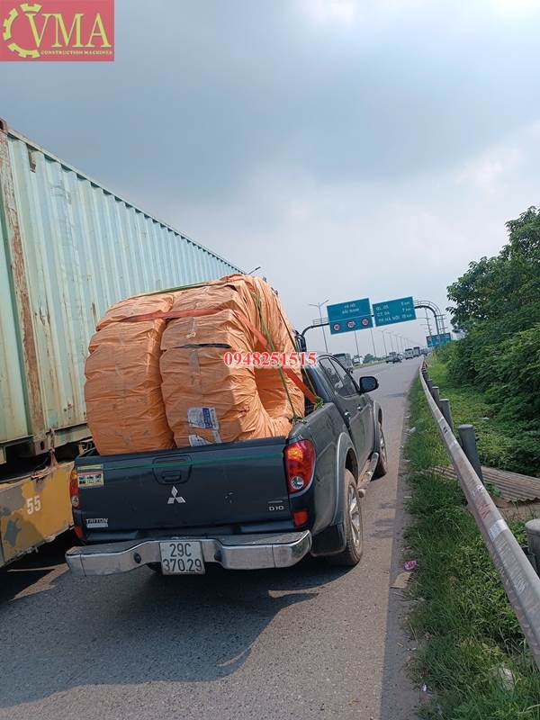Giao 2 quả lốp 23.5-25-28PR cho anh Nam ở Hải Phòng
