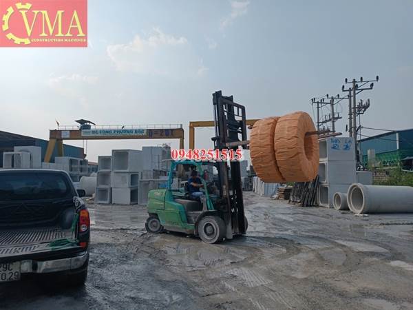 Giao 2 quả lốp 23.5-25-28PR cho công ty Phương Bắc tại Hưng Yên