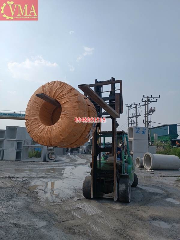 Giao 2 quả lốp 23.5-25-28PR cho công ty Phương Bắc tại Hưng Yên