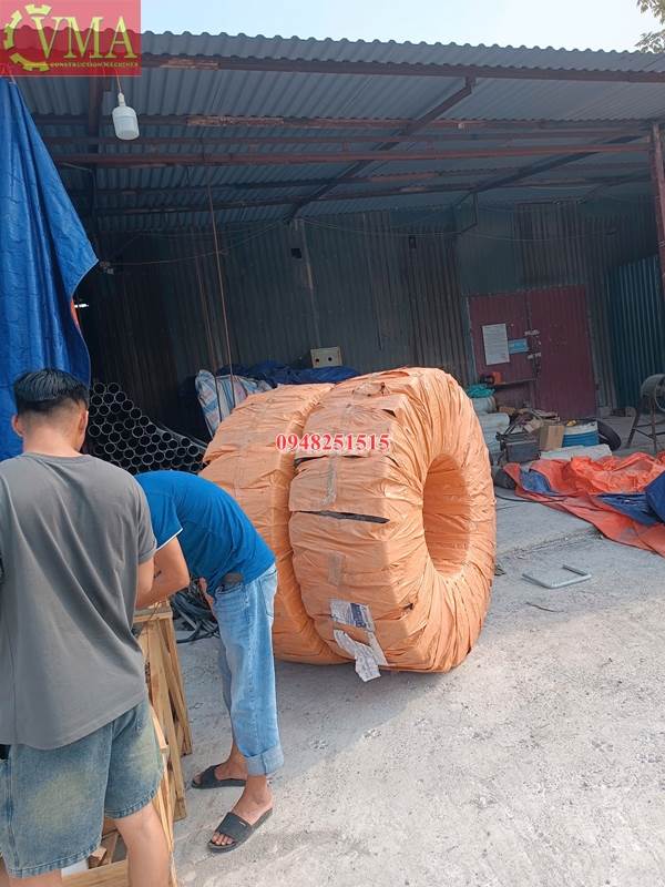 Giao 2 quả lốp 23.5-25-28PR cho công ty Phương Bắc tại Hưng Yên