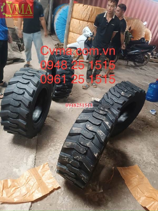 Giao 4 quả lốp xúc lật 12-16.5 cho anh Tuấn ở Thiệu Xuân - Thanh Hoá